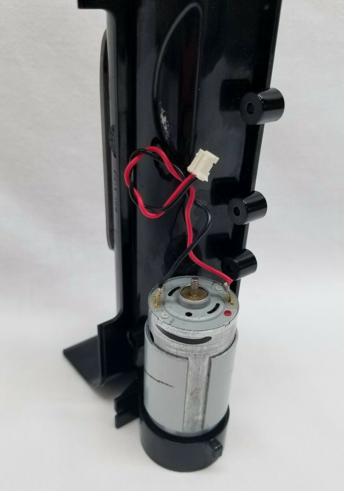 Fixing a "stuck" main rolling brush on a Eufy RoboVac 25c (Robot Vacuum